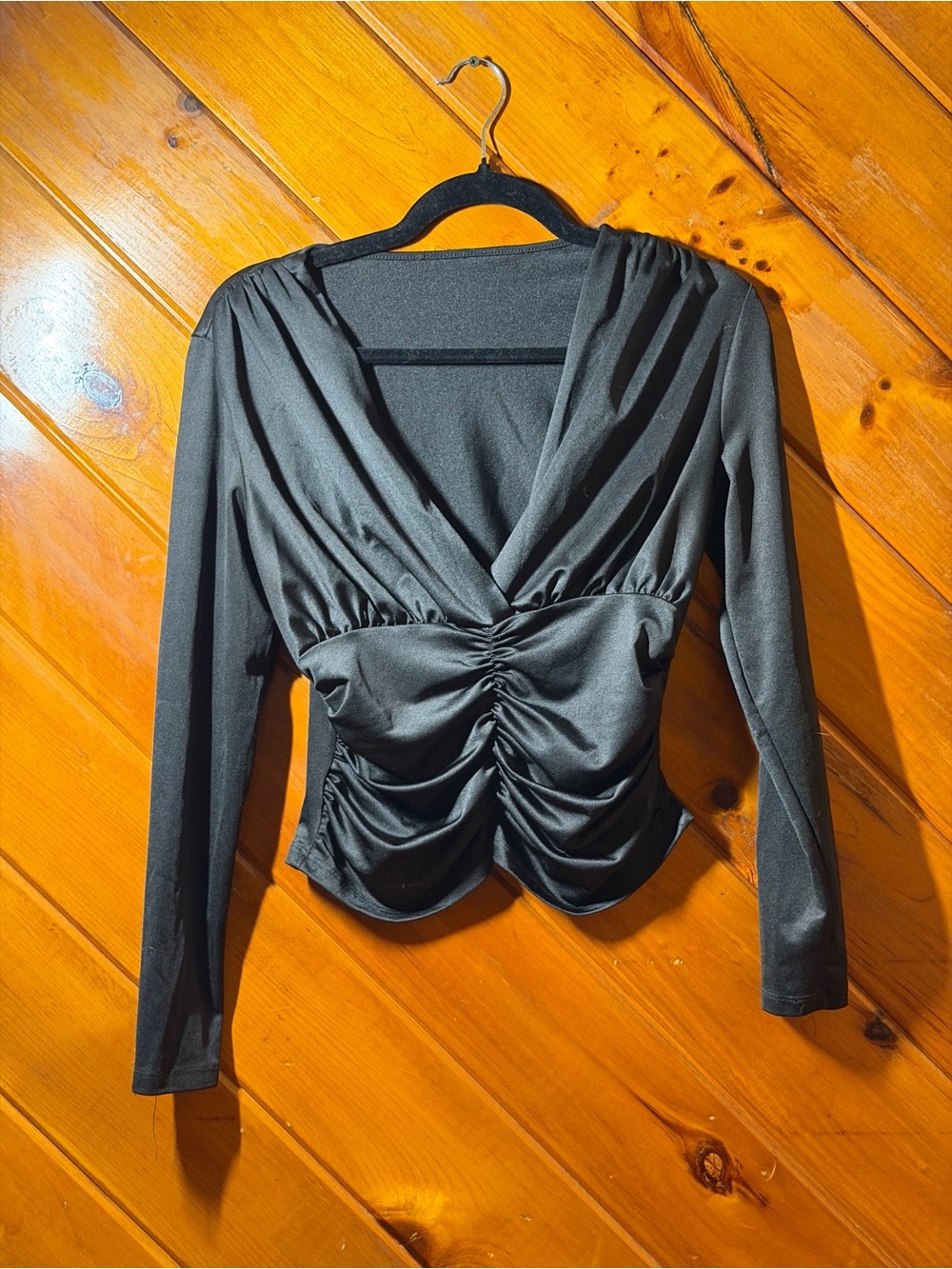 Source Unknown Black Ruched V-Neck Short Sleeve Top